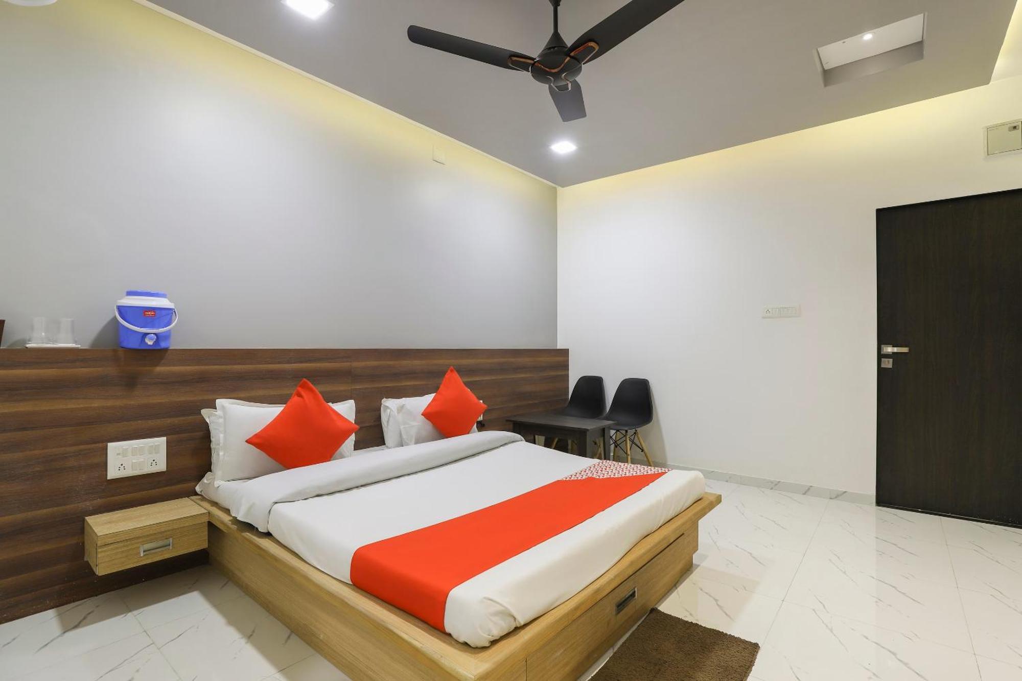 Oyo Kings Hotel كاتوناياكى المظهر الخارجي الصورة
